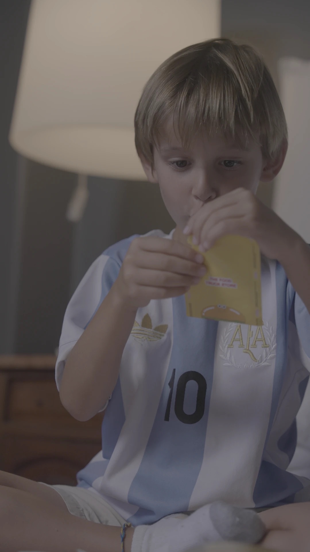 El mismo plano antes del color grading, en LOG